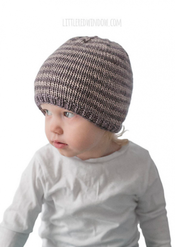 Topi dengan motif stripes